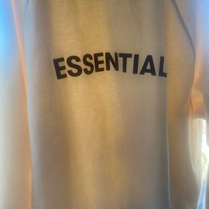 Essential sweater Buttecream 🔥🔥🔥💯
